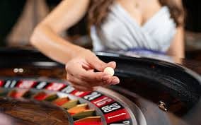 Tampilan antarmuka desktop poni slot dengan menu navigasi lengkap dan kategori permainan yang terorganisir